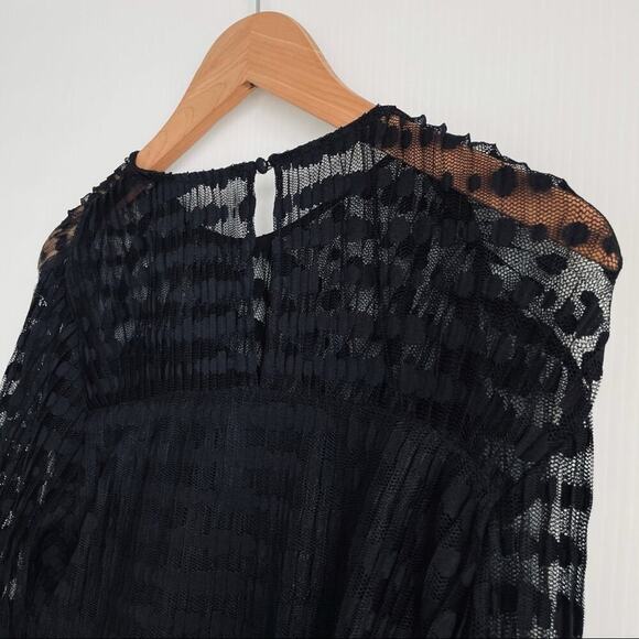 Moon River black sheer mesh textured bell sleeve top - Picture 6 of 7